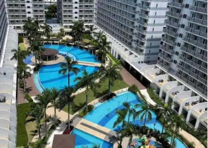 Idyllic 1-bedroom Front Of Mall Of