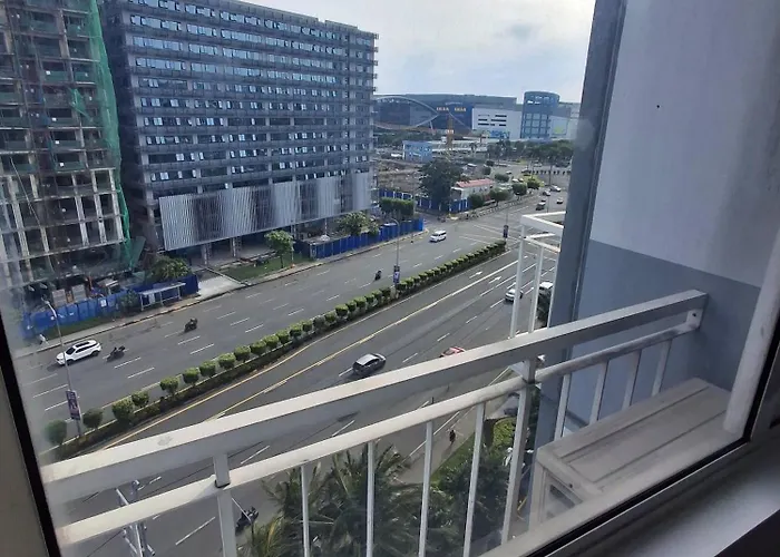 Idyllic 1-bedroom Front Of Mall Of