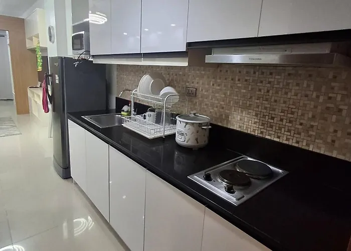 Idyllic 1-bedroom Front Of Mall Of Апартаменты