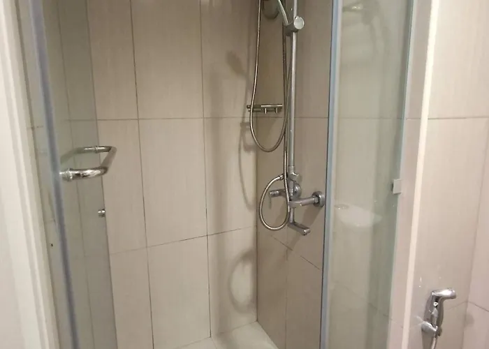 Апартаменты Idyllic 1-bedroom Front Of Mall Of