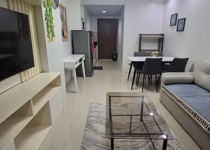 Idyllic 1-bedroom Front Of Mall Of Апартаменты
